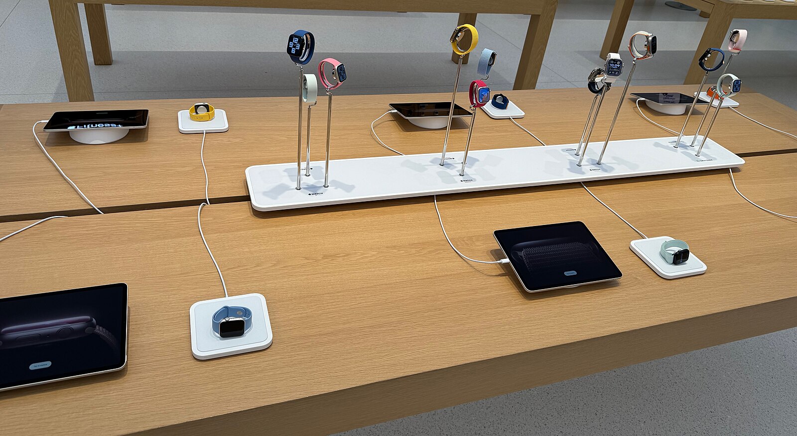 Side-by-side comparison of Apple Watch series generations